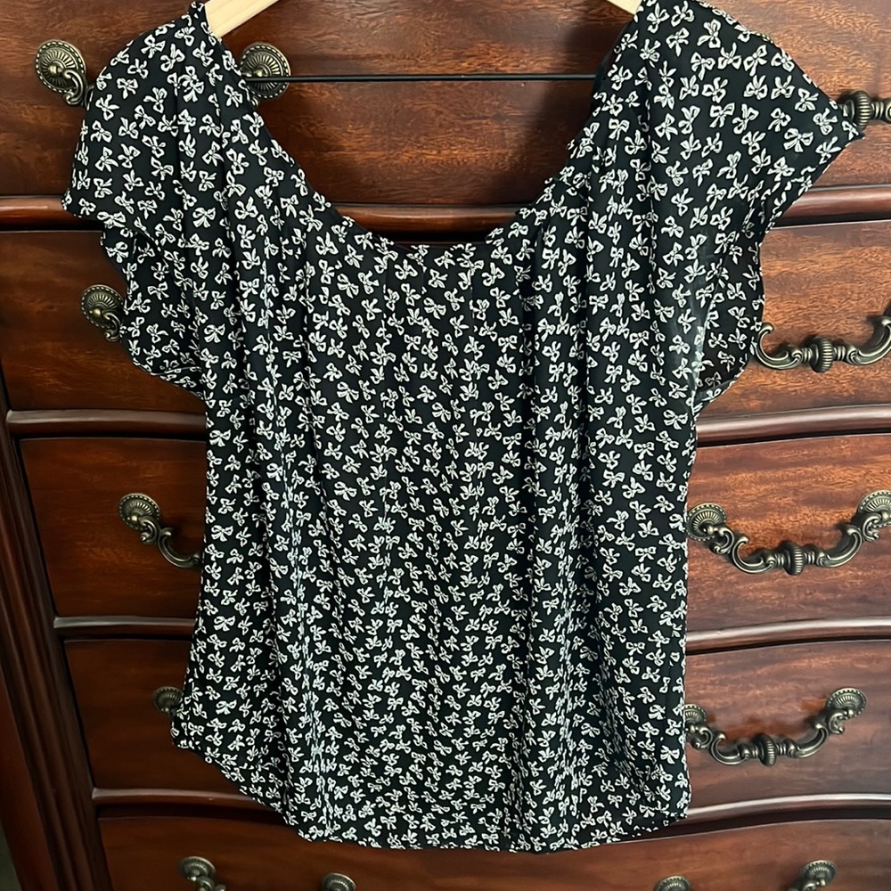 Lauren Conrad ladies top